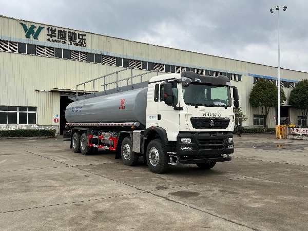 最新推出8x4重汽豪沃TX系列29立方供液車(chē)/30-32立方油田洗井-供液車(chē)