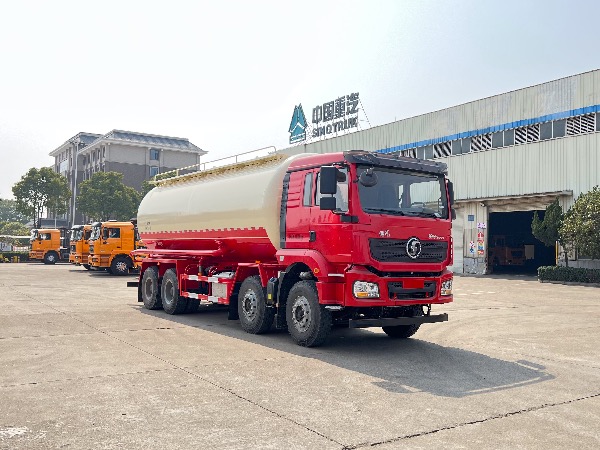 8x4陜汽德龍SGZ5312GFLSX6型油田專(zhuān)用下灰罐車(chē)