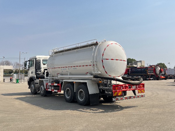 華威馳樂(lè )牌SGZ5310GXHZZ6T5型油田固井水泥下灰車(chē)（有效容積17立方）