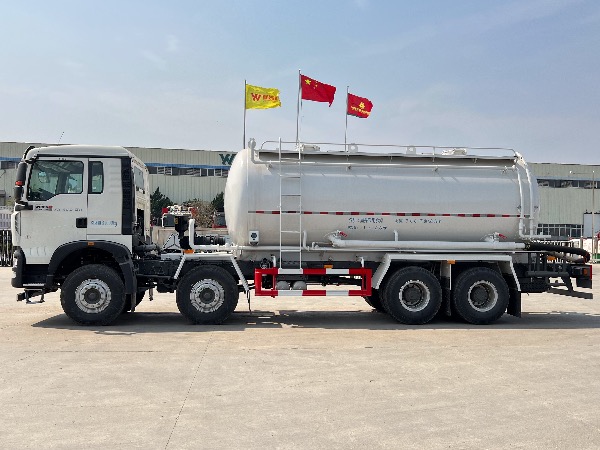 8x4重汽豪沃TX系列SGZ5310GXHZZ6T5型油田專(zhuān)用下灰罐車(chē)|17立方固井水泥罐車(chē)|重晶石粉罐車(chē)