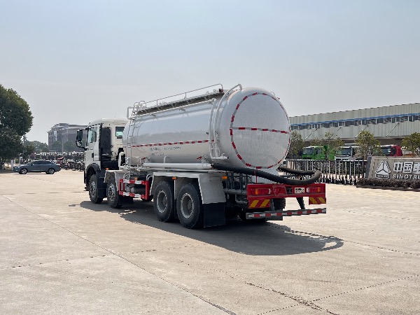 8x4重汽豪沃TX系列SGZ5310GXHZZ6T5型油田專(zhuān)用下灰罐車(chē)|17立方固井水泥罐車(chē)|重晶石粉罐車(chē)