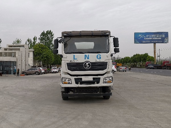 國內首款清潔能源LNG天然氣干混砂漿車(chē)/6x4陜汽德龍M3000國六排放干粉砂漿罐車(chē)