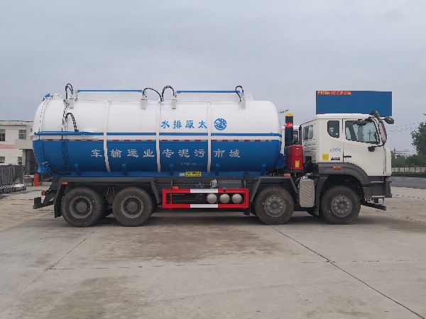 8x4新款重汽豪沃N系列24立方污泥車(chē)|華威馳樂(lè )牌SGZ5310GWNZZ6N型罐式污泥運輸車(chē)